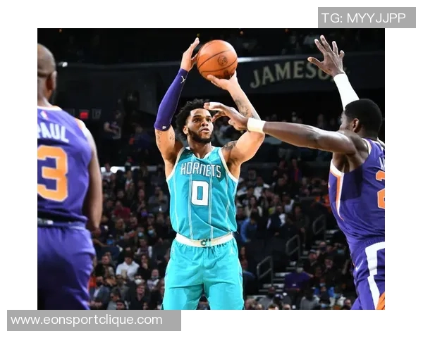 布克反思失误原因称对球处理过于随意并强调团队化学反应仍在培养中